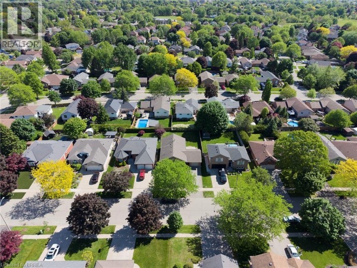 Photo 35 at 23 Trillium Way, Brier Park, Brantford