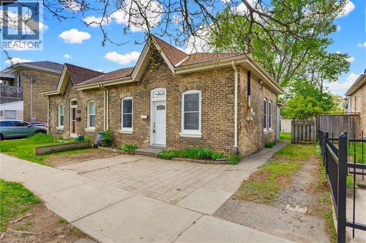 Photo 1 at 146 William Street, North Ward, Brantford