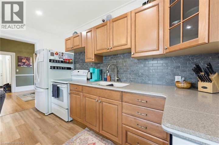 Photo 12 at 146 William Street, North Ward, Brantford