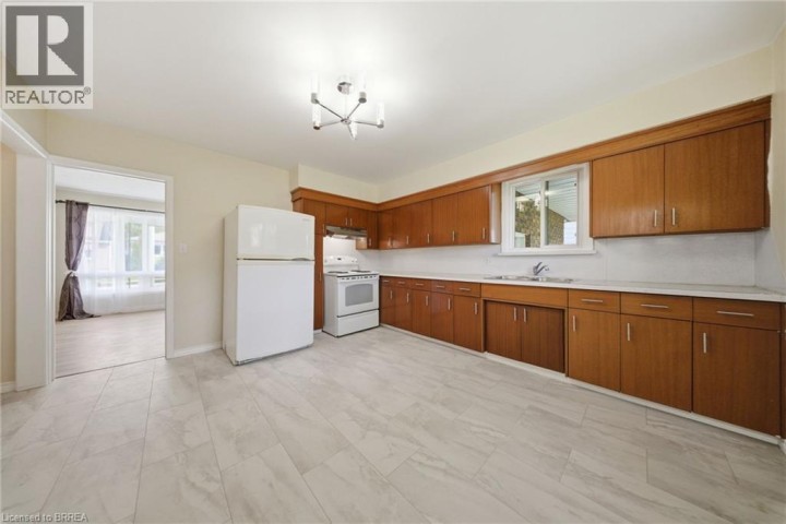 Photo 7 at 401 Nelson Street, Echo Place, Brantford