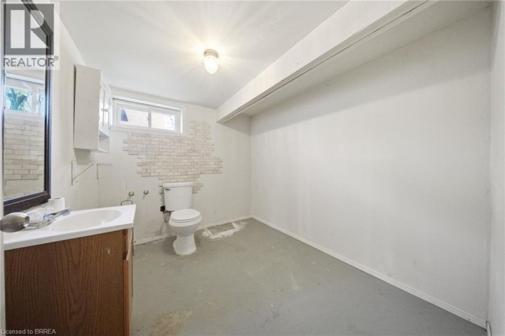 Photo 17 at 401 Nelson Street, Echo Place, Brantford