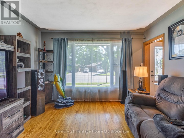 Photo 14 at 153 N Springbank Avenue, Woodstock - North, Woodstock
