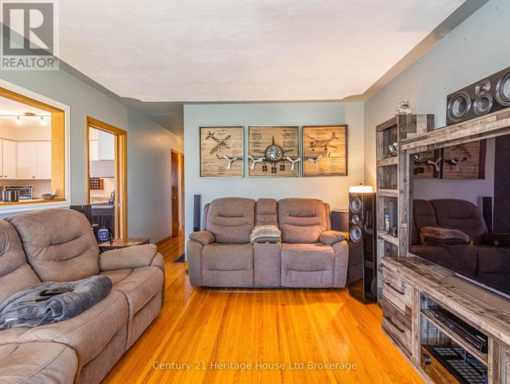Photo 15 at 153 N Springbank Avenue, Woodstock - North, Woodstock
