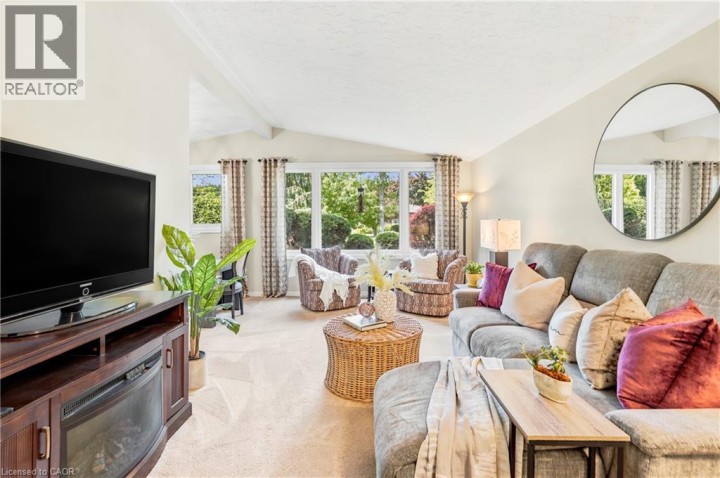 Photo 7 at 45 Tanglewood Terrace, Brier Park, Brantford