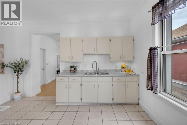 Photo 14 at 16 Ruth Street, Eagle Place East, Brantford