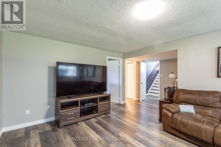 Photo 23 at 22 Beckett Boulevard, Tillsonburg