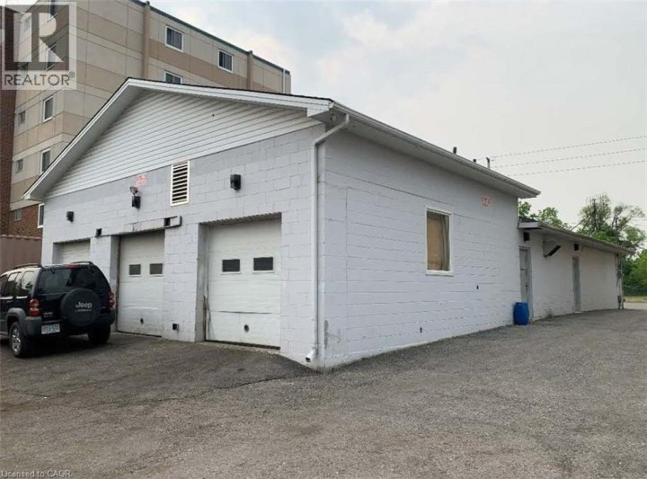 Photo 11 at 968 Colborne Street, Echo Place, Brantford