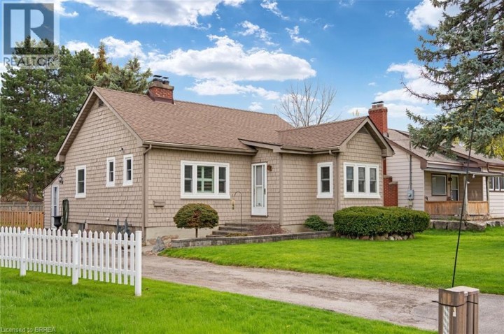Photo 3 at 111 Tollgate Road, Sky Acres, Brantford