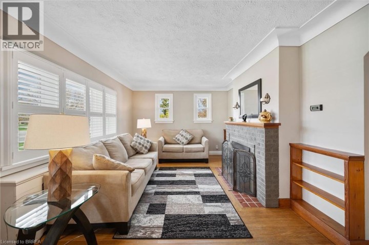 Photo 7 at 111 Tollgate Road, Sky Acres, Brantford