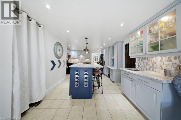 Photo 16 at 62 East Avenue, Victoria / Arthur, Brantford