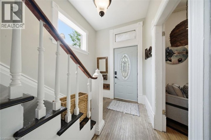 Photo 4 at 62 East Avenue, Victoria / Arthur, Brantford
