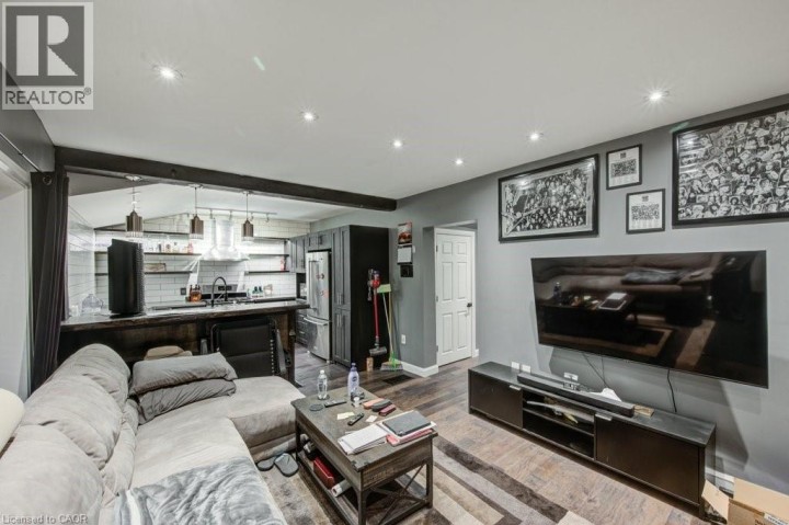 Photo 6 at 83 Oxford Street, Woodstock - North, Woodstock