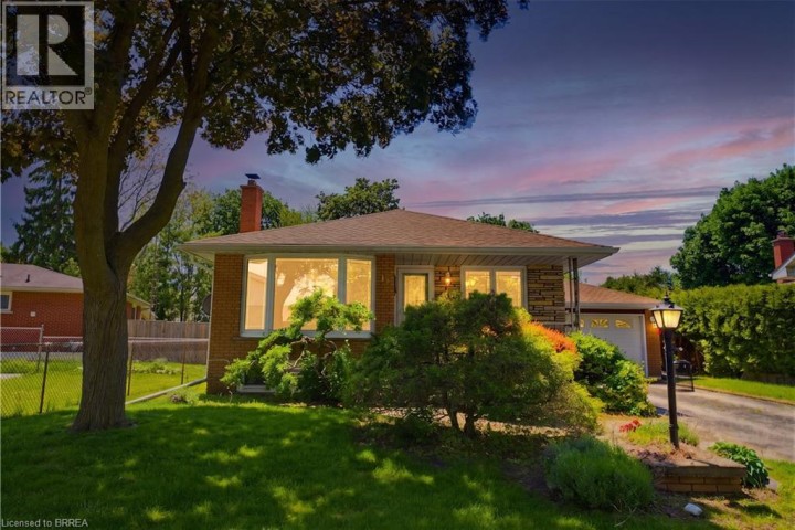 Photo 2 at 11 Marshall Street, Fairview / Greenbrier, Brantford