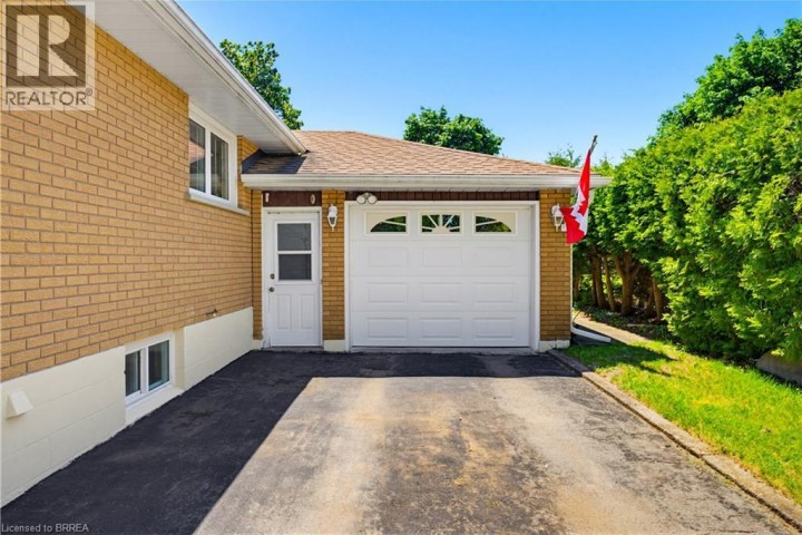 Photo 5 at 11 Marshall Street, Fairview / Greenbrier, Brantford