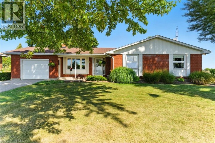 Photo 1 at 207 Robinson Road, Brant Pk / Rest Acres, Brantford