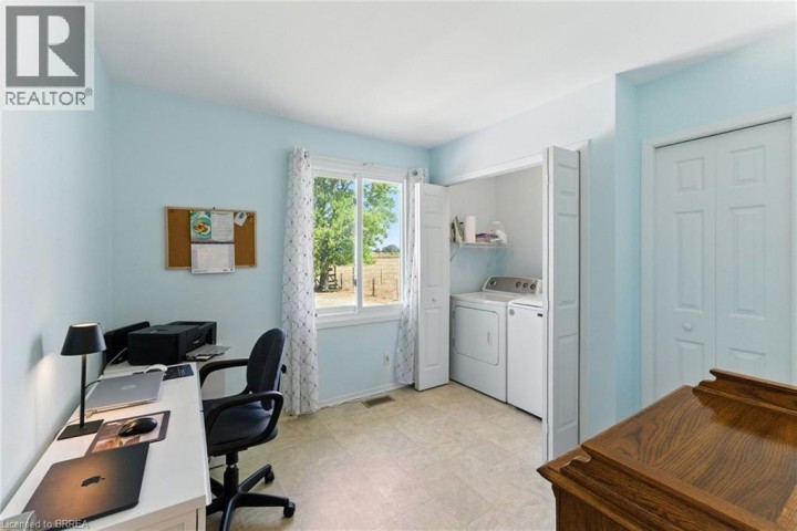 Photo 18 at 207 Robinson Road, Brant Pk / Rest Acres, Brantford