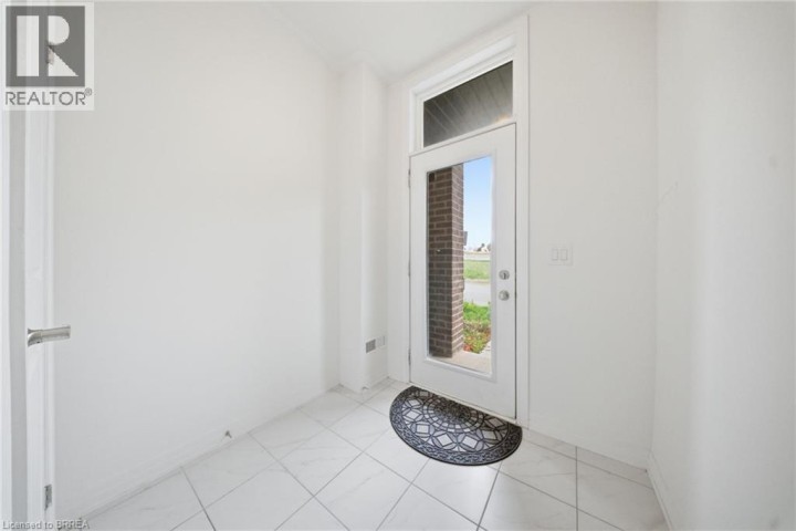 Photo 8 at 107 - 585 E Colborne Street, Victoria / Arthur, Brantford