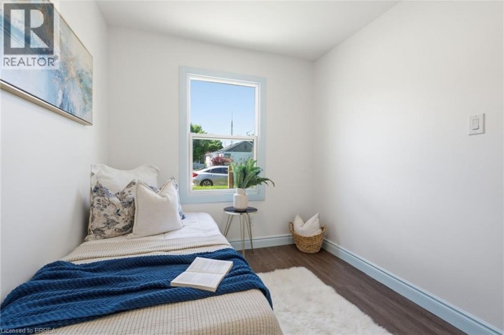Photo 13 at 48 Seventh Avenue, Eagle Place East, Brantford