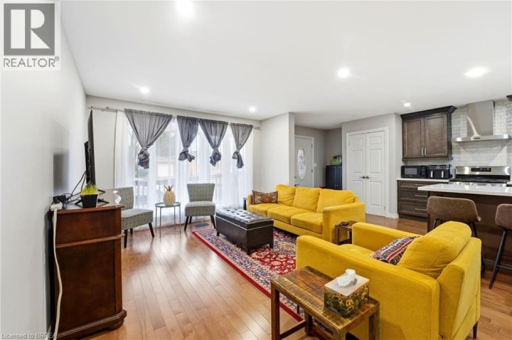 Photo 4 at 179 Banbury Road, Brantwood Park, Brantford