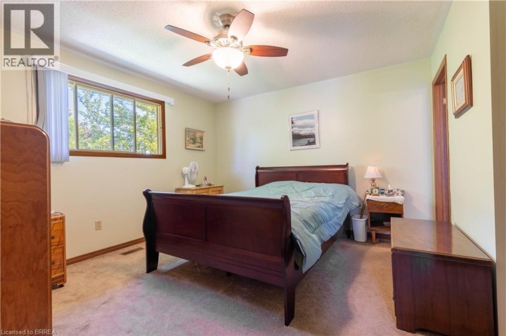 Photo 13 at 12 Spartan Drive, Brier Park, Brantford