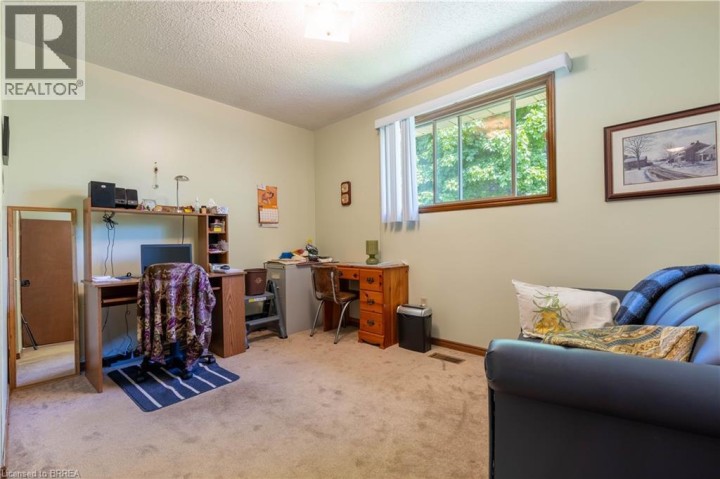 Photo 15 at 12 Spartan Drive, Brier Park, Brantford