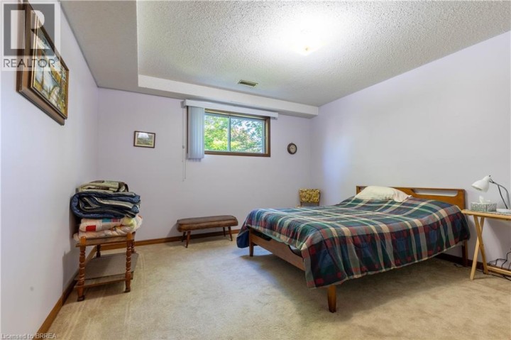 Photo 18 at 12 Spartan Drive, Brier Park, Brantford