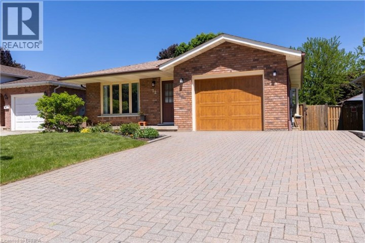 Photo 2 at 12 Spartan Drive, Brier Park, Brantford