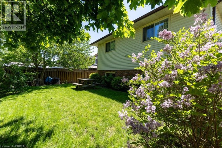 Photo 22 at 12 Spartan Drive, Brier Park, Brantford