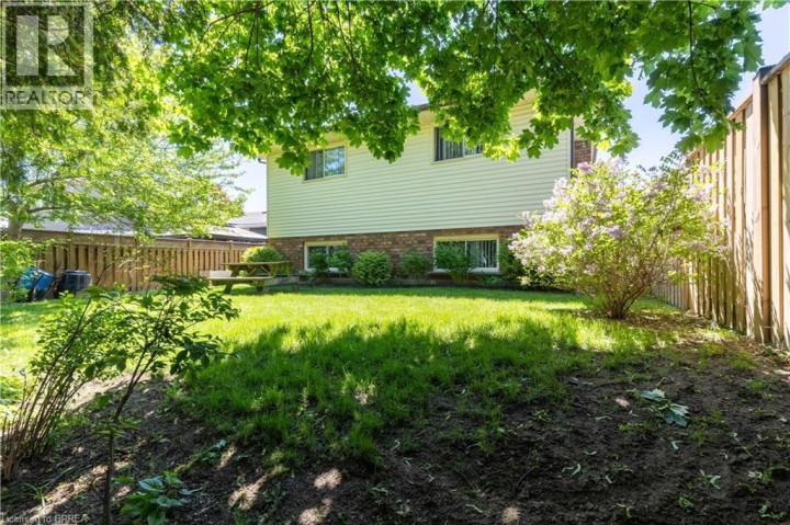 Photo 23 at 12 Spartan Drive, Brier Park, Brantford