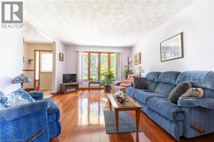 Photo 4 at 12 Spartan Drive, Brier Park, Brantford