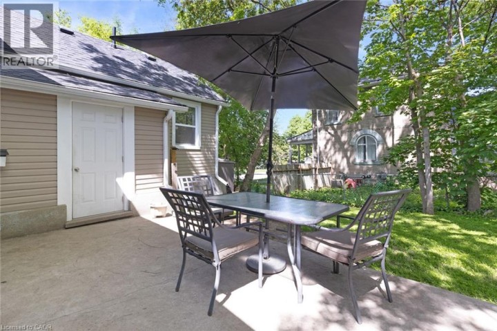 Photo 3 at 42 Beale Street, Woodstock - North, Woodstock