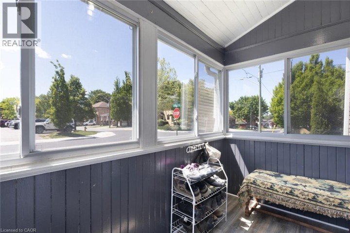 Photo 6 at 42 Beale Street, Woodstock - North, Woodstock
