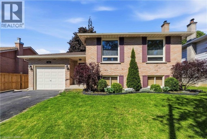 Photo 1 at 352 Brantwood Park Road, Lynden Hills, Brantford