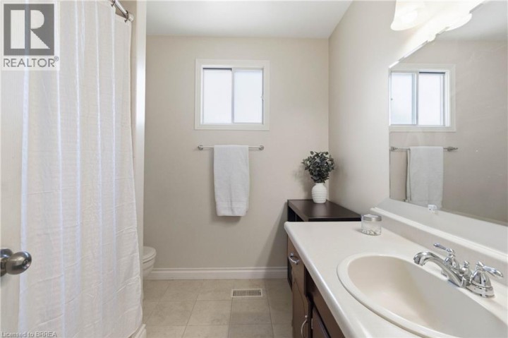 Photo 14 at 352 Brantwood Park Road, Lynden Hills, Brantford
