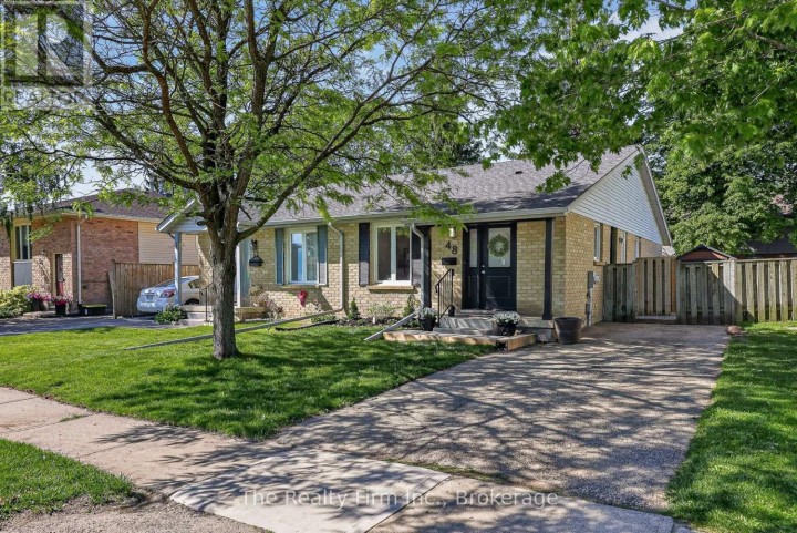 Photo 2 at 48 Naskapi Street, Woodstock - North, Woodstock