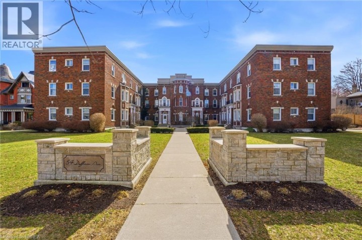 Photo 2 at 1 - 54 Dufferin Avenue, Lansdowne, Brantford