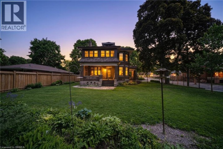 Photo 2 at 8 Abigail Avenue, Abigail / Lyons, Brantford