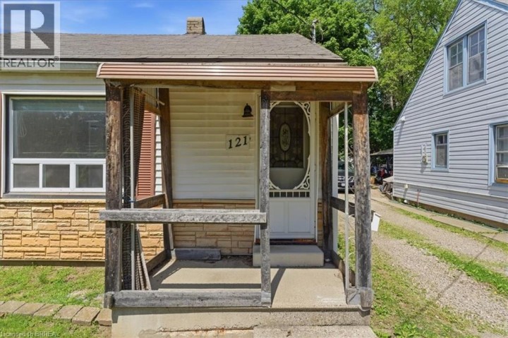Photo 4 at 121 Wilkes Street, Holmedale, Brantford