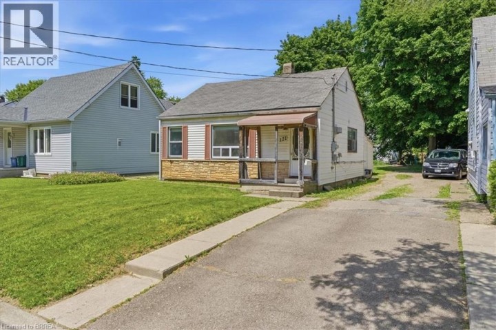 Photo 2 at 121 Wilkes Street, Holmedale, Brantford