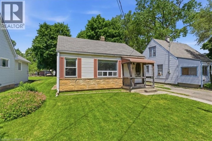Photo 3 at 121 Wilkes Street, Holmedale, Brantford
