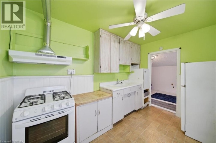 Photo 22 at 121 Wilkes Street, Holmedale, Brantford