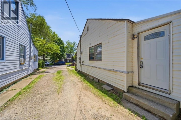 Photo 27 at 121 Wilkes Street, Holmedale, Brantford