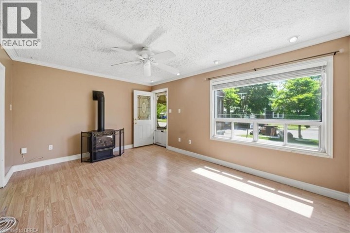 Photo 10 at 121 Wilkes Street, Holmedale, Brantford