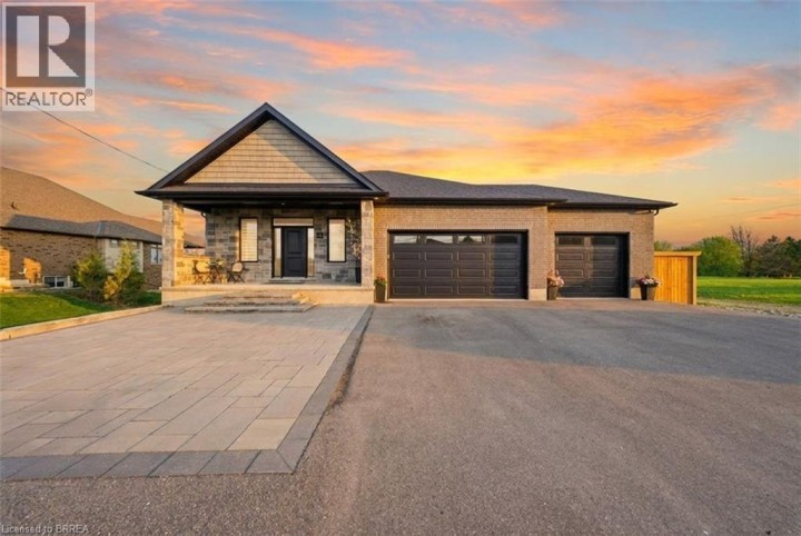 Photo 1 at 422 Mount Pleasant Road, Tutela Heights, Brantford
