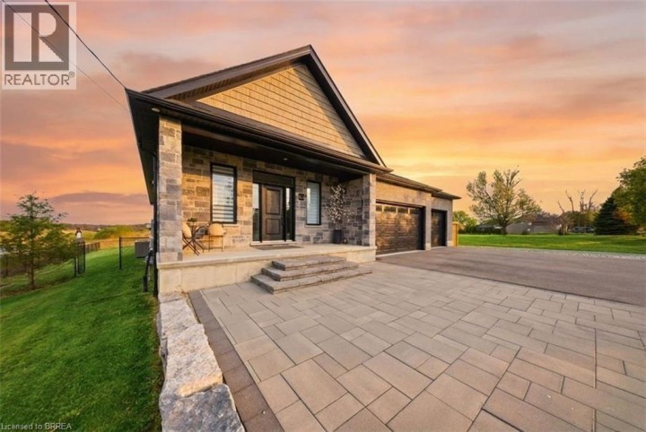 Photo 2 at 422 Mount Pleasant Road, Tutela Heights, Brantford