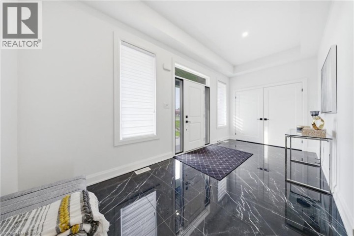 Photo 3 at 422 Mount Pleasant Road, Tutela Heights, Brantford