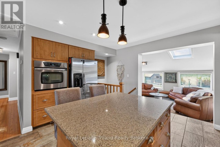 Photo 15 at 236 W Delatre Street, Ingersoll (Thamesford), Ingersoll