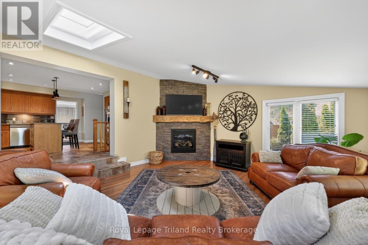 Photo 16 at 236 W Delatre Street, Ingersoll (Thamesford), Ingersoll