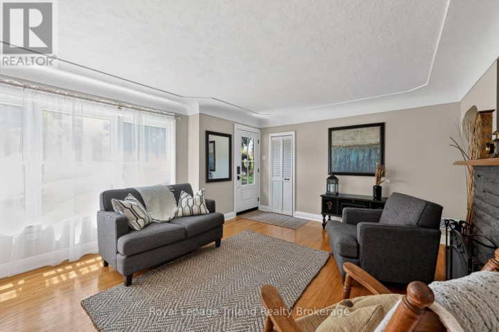 Photo 7 at 236 W Delatre Street, Ingersoll (Thamesford), Ingersoll