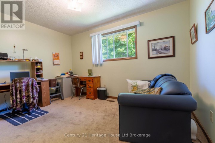 Photo 20 at 12 Spartan Drive, Brantford